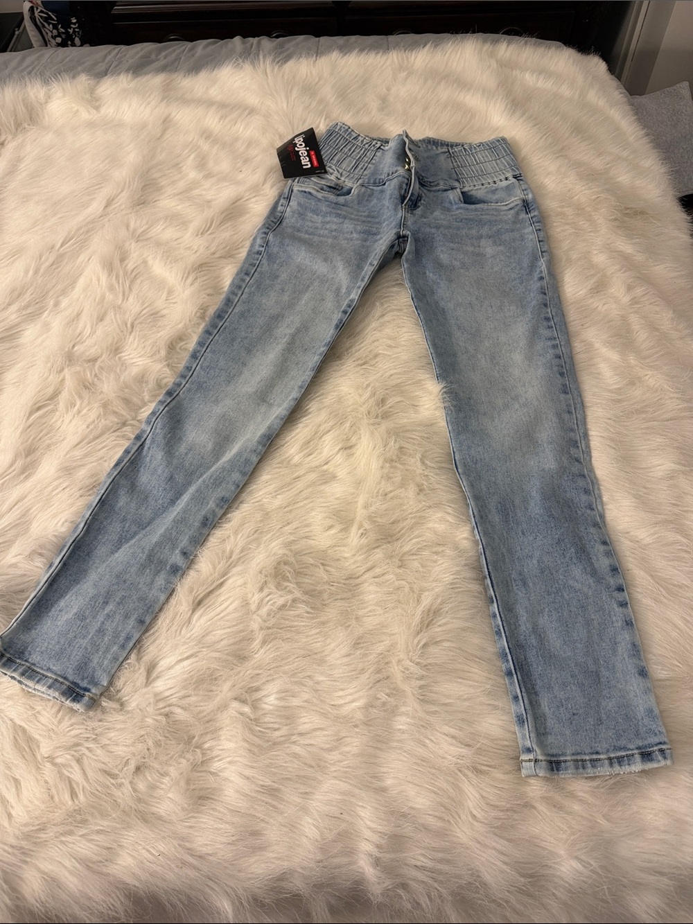Light Wash Women’s Jeans - Unbranded